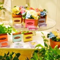 オリーブスクワランでしっとり アイカラー【ナチュラグラッセ】新発売