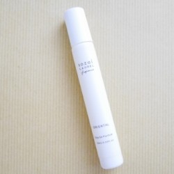 エッセンシャルオイルの持ち運べる フレグランス 【LAUREL】