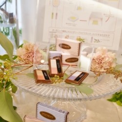 うるおいながらトレンドまぶた 【しっとり優しいアイカラー】ナチュラグラッセ