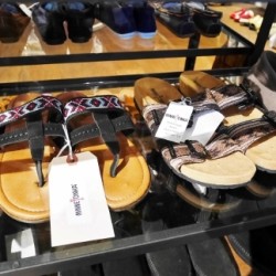 フリンジがポイント★種類がいっぱい【ミネトンカ】新作サンダル