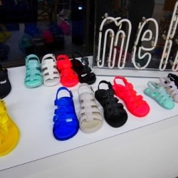 雨の日、夏の日 【メリッサ】もりだくさんの新作ビニールシューズ。