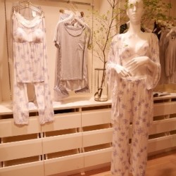 洋服に響かない夏の下着【SALON by PEACH JOHN】