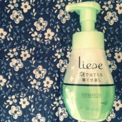 手ぐしだけで超簡単！【泡で直す新しい 寝ぐせ直し】リーゼ