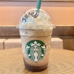 【スタバ】予告なしの新作! チョコレート ティー ケーキ フラペチーノ最速レポ